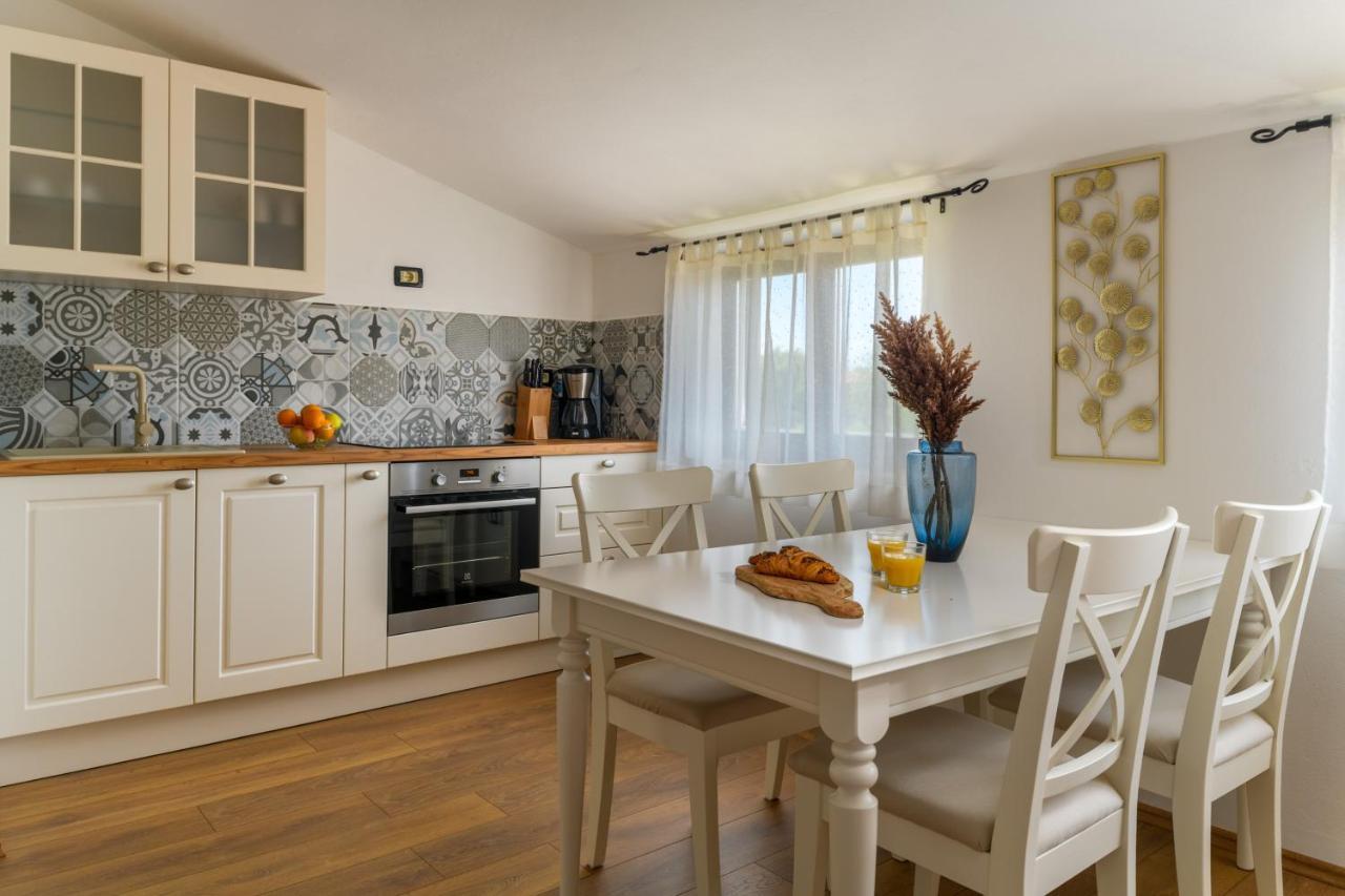 Apartments Perkovic Фажана Экстерьер фото